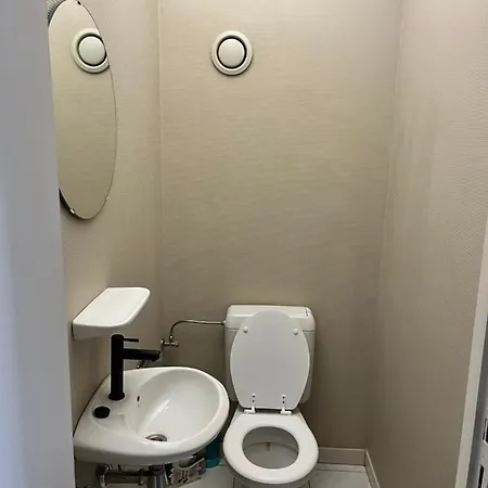 Center Yellow * אוסטנדה